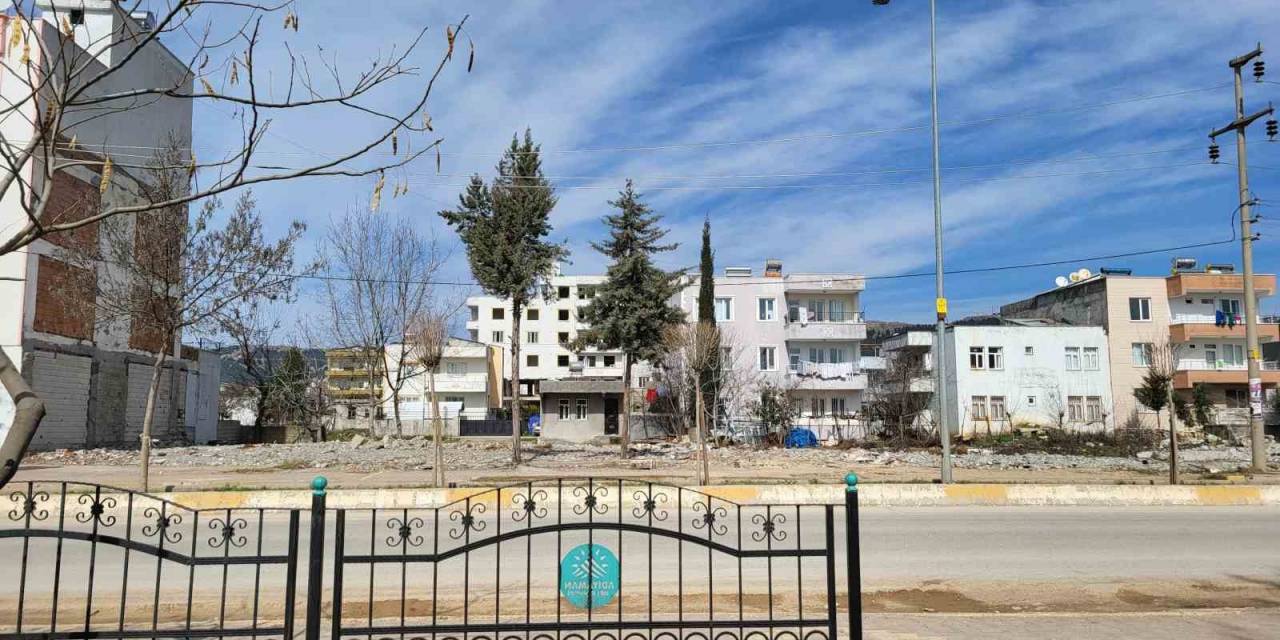 6 Şubat Depreminde Yıkılan Binanın Ve Panik Anlarının Görüntüsü Ortaya Çıktı