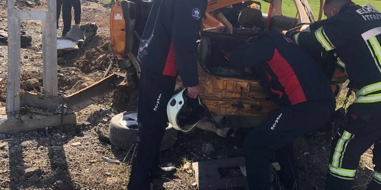 Elazığ’da Otomobil Aydınlatma Direğine Çarptı: 1 Yaralı