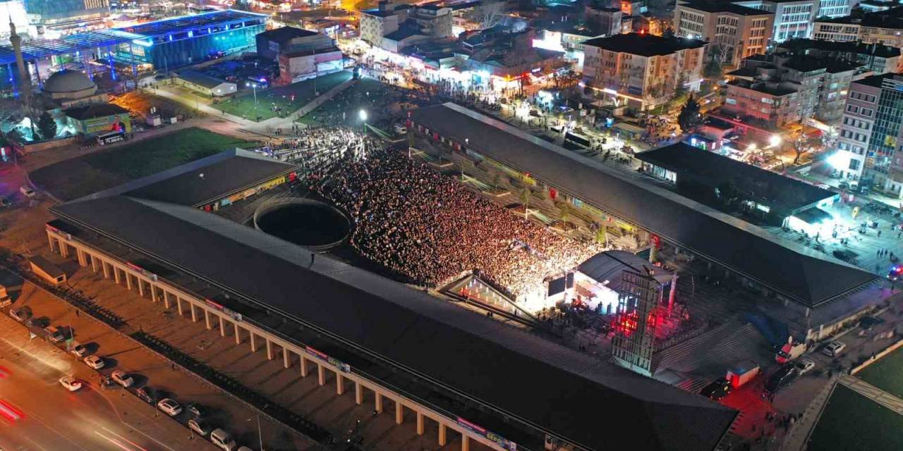 Dev Meydanın Açılış Öncesi Tanıtımı Sefo Konseri Yapıldı