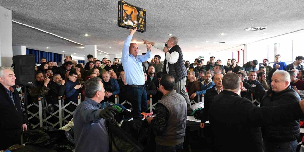 Otobüs, Ankaray Ve Metrolarda Unutulan Eşyalar Açık Artırmayla Satıldı