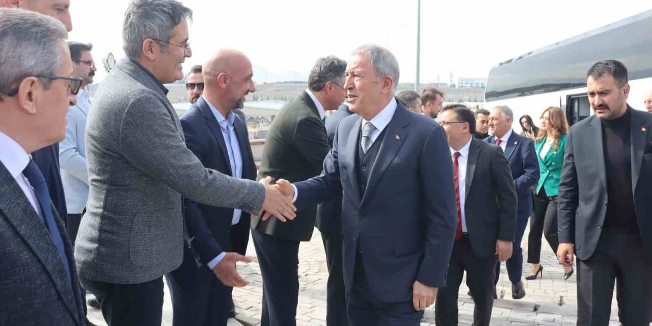 Hulusi Akar’dan Tomtaş’a Övgü: "Güzel Ve Örnek Bir Tesis"