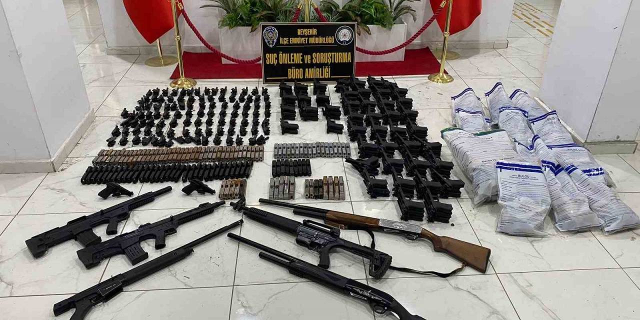 Konya’da Yakalanan 14 Aranan Şahıstan 8’i Tutuklandı