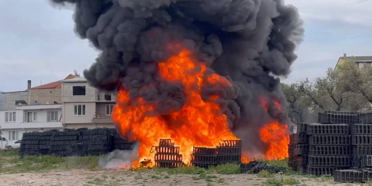 Plastik Kasalar Alev Alev Yandı