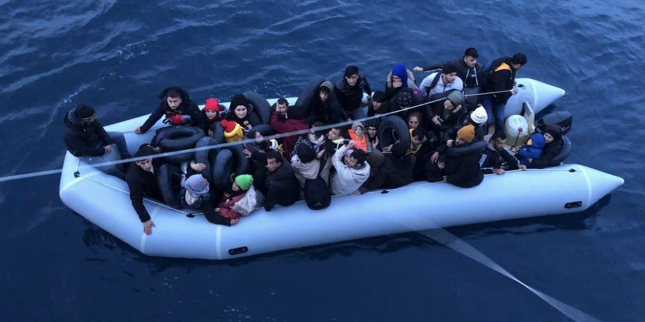 Ayvacık Açıklarında 69’u Çocuk 169 Kaçak Göçmen Yakalandı