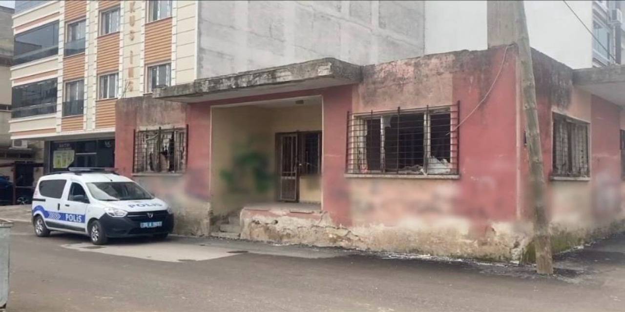 İzmir’de Bir Genç Metruk Evde Ölü Bulundu