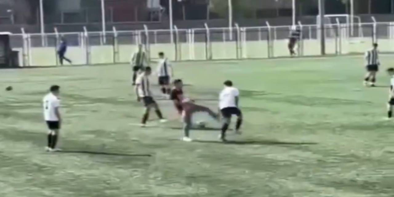 Sahaya Girip Oyunculara Saldıran Şahıs Yakalandı