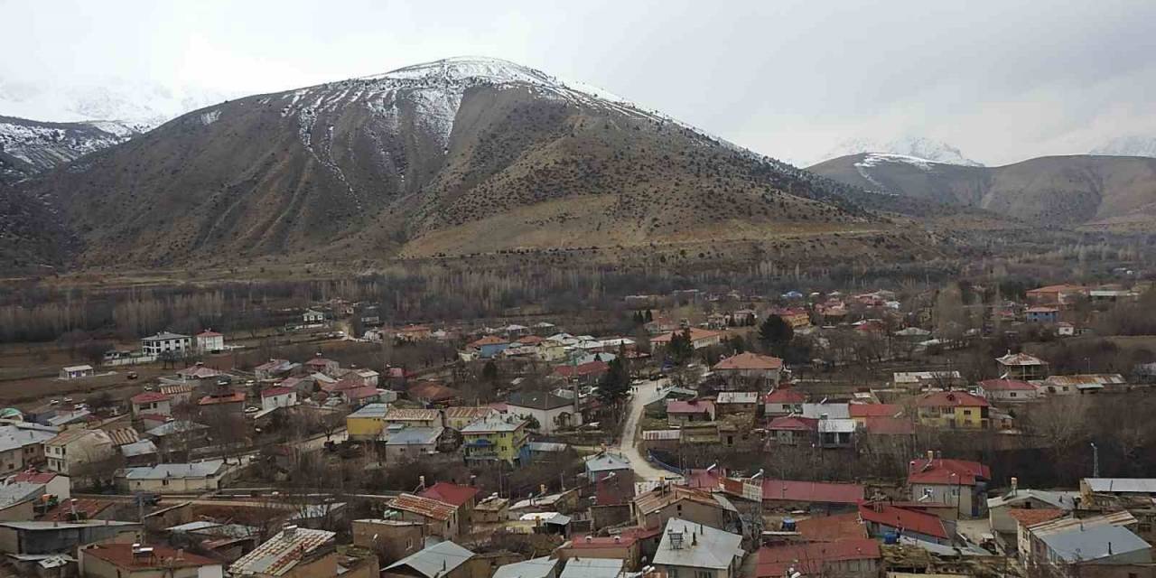 Erzincan’ın Turistik Vitrini Çağlayan, Doğalgaz Hizmetinden Yararlanamıyor