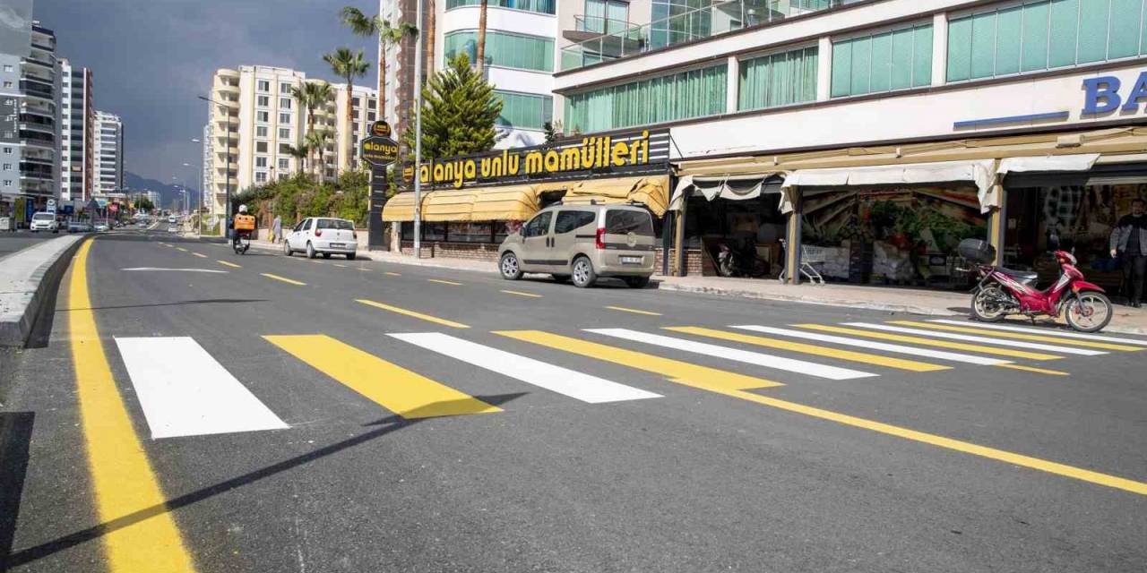 Mezitli’de Zeytinli Caddesi Yenilendi