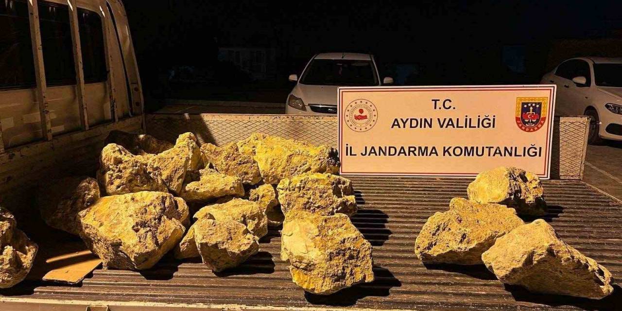 Kuşadası’nda 2 Tonluk Süs Havuzunu Çaldılar