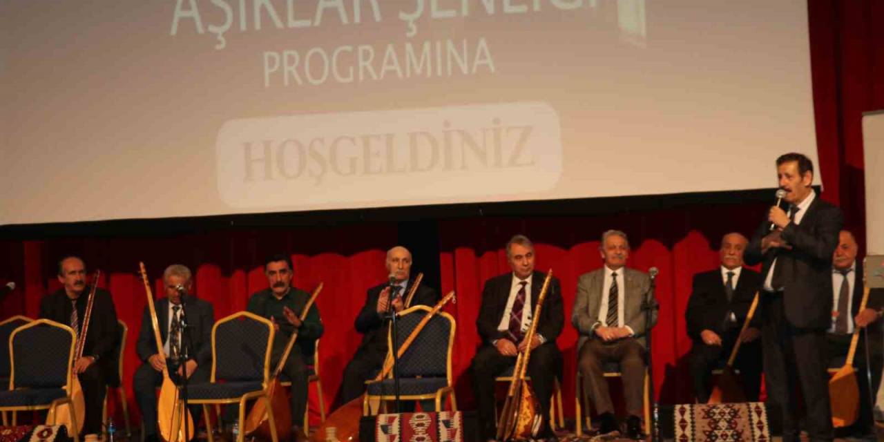 Van’da ‘Aşıklar Şenliği’ Düzenlendi