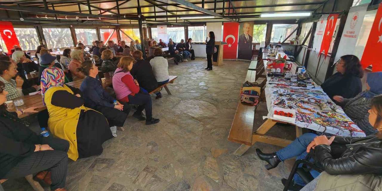 Kadın Çiftçilere Kuşkonmaz Ve Mantar Yetiştiriciliği Anlatıldı