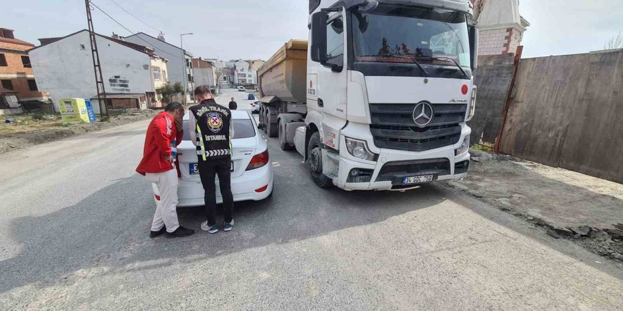 Makas Atarak Seyreden Hafriyat Kamyonu Sürücüsüne Ceza Yağdı