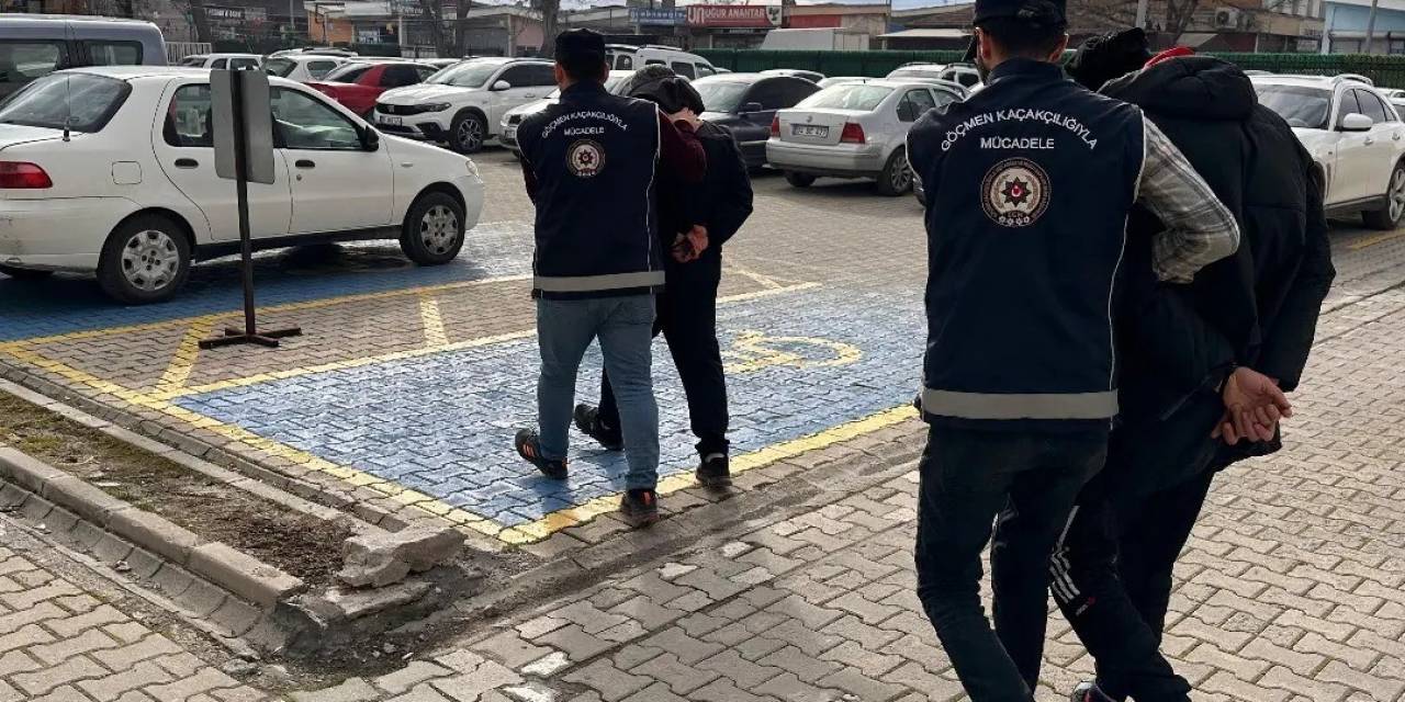 Erzincan’da Göçmen Kaçakçılığı Suçundan 2 Kişi Tutuklandı
