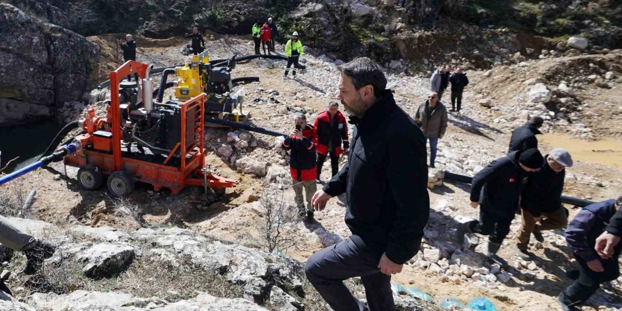 İliç’te Vadiden Akan Suyun Yığına Karışmaması İçin Tahliye İşlemi Devam Ediyor