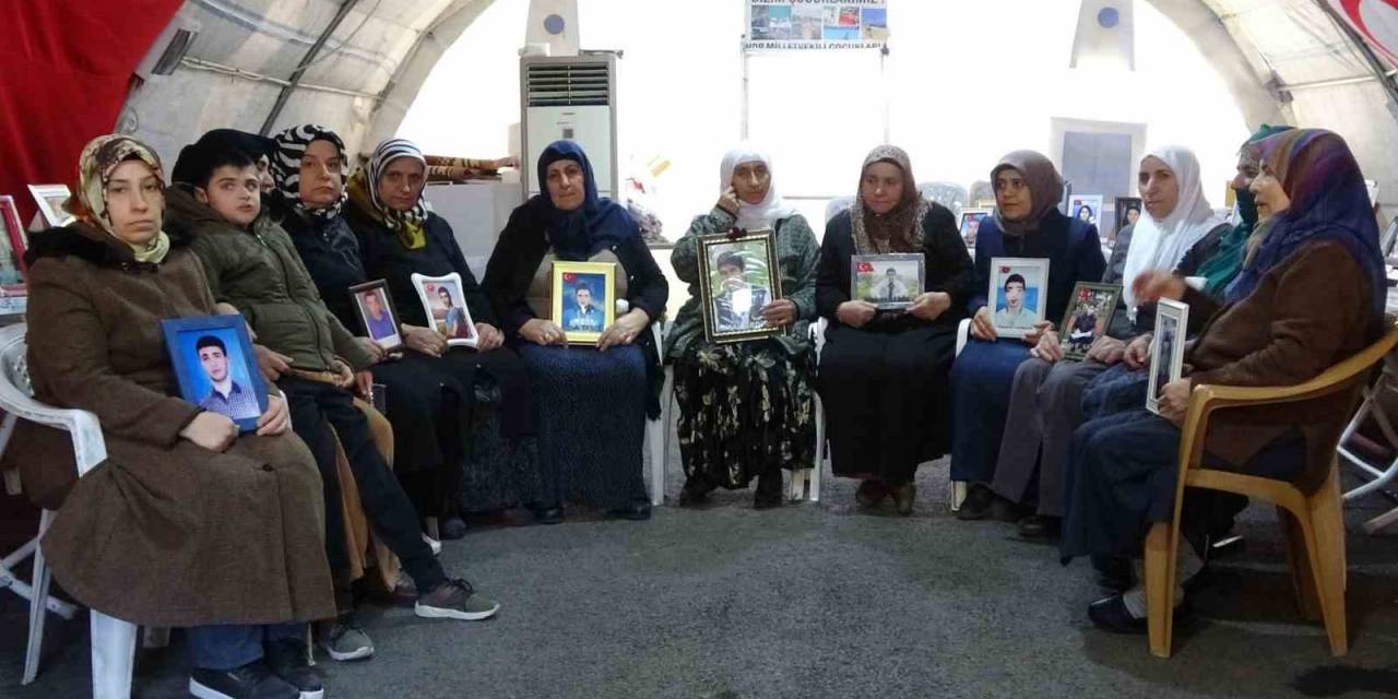 Hdp İl Binası Önündeki Aileler Evlat Mücadelesini Sürdürüyor