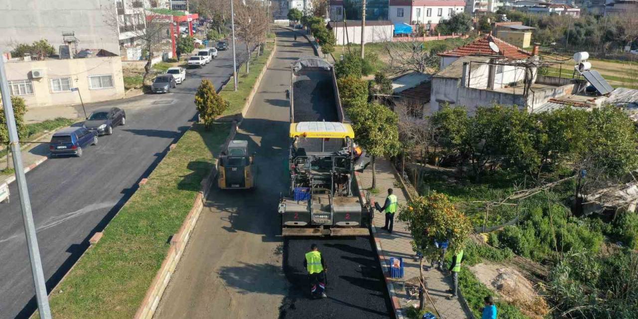 Aydın Büyükşehir Belediyesi Yol Yapım Çalışmalarını Sürdürüyor