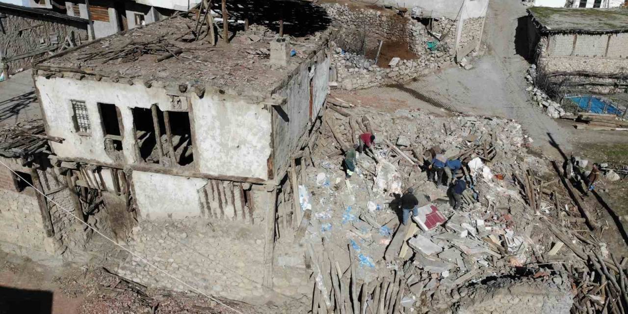 Tokatlı Şehit Yasin Karaca’nın Babaevi Yeniden Yapılıyor