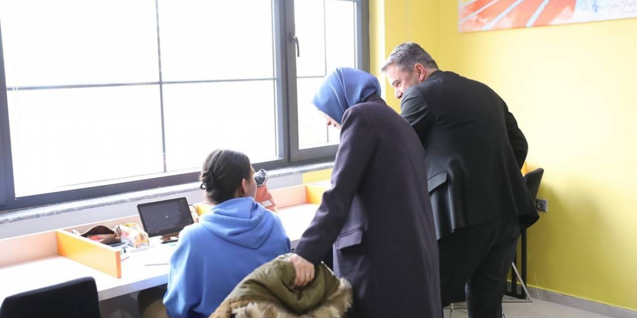 Pursaklar Belediye Başkanı Çetin’den Alev Alatlı Millet Kıraathanesi’ne Ziyaret