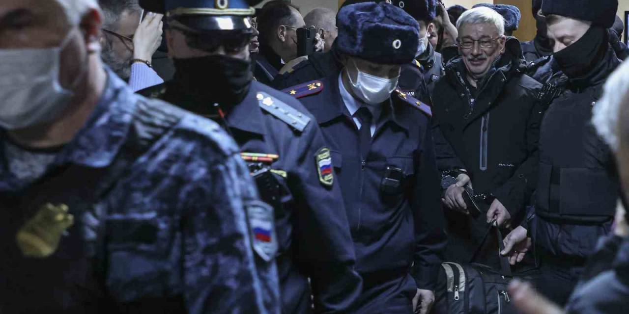 Rusya’da İnsan Hakları Aktivisti Orlov, Hapis Cezasına Çarptırıldı