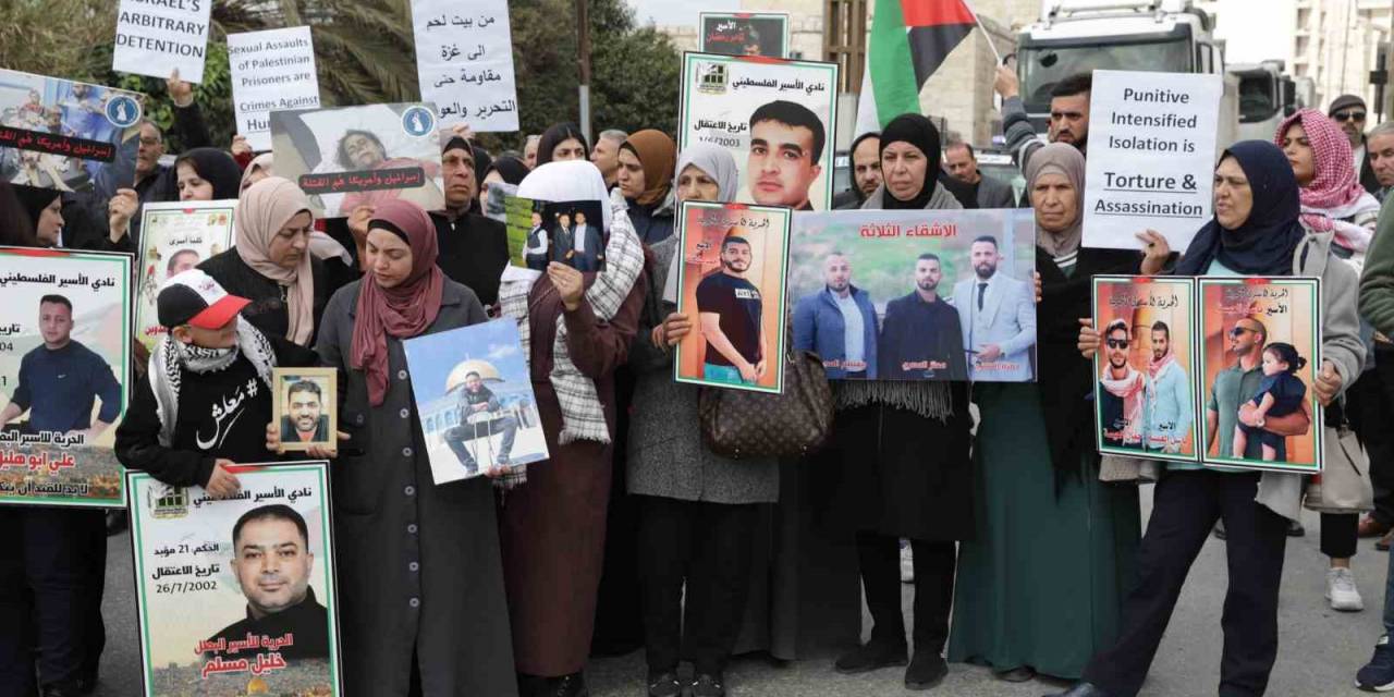 Batı Şeria’da Filistinli Tutuklulara Destek Gösterisi