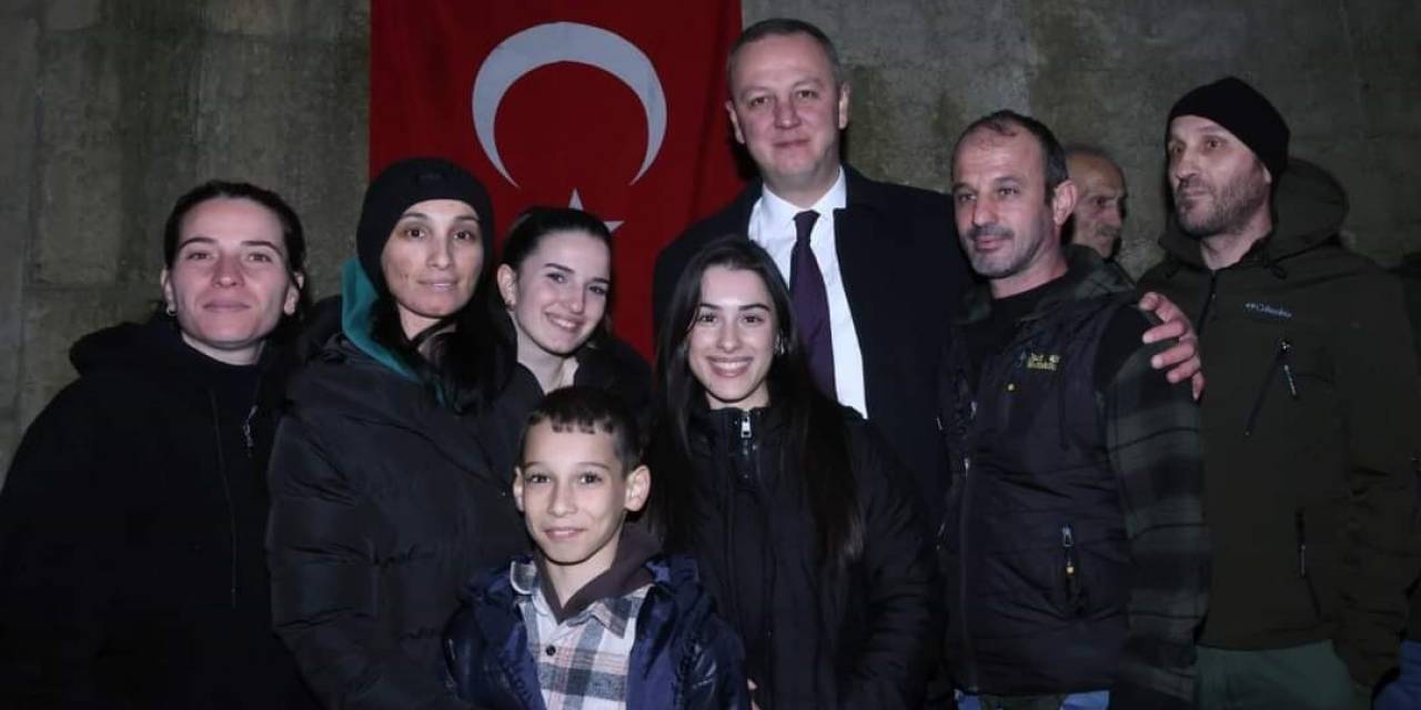 Birlik Mahallesi Bayram Yerine Döndü