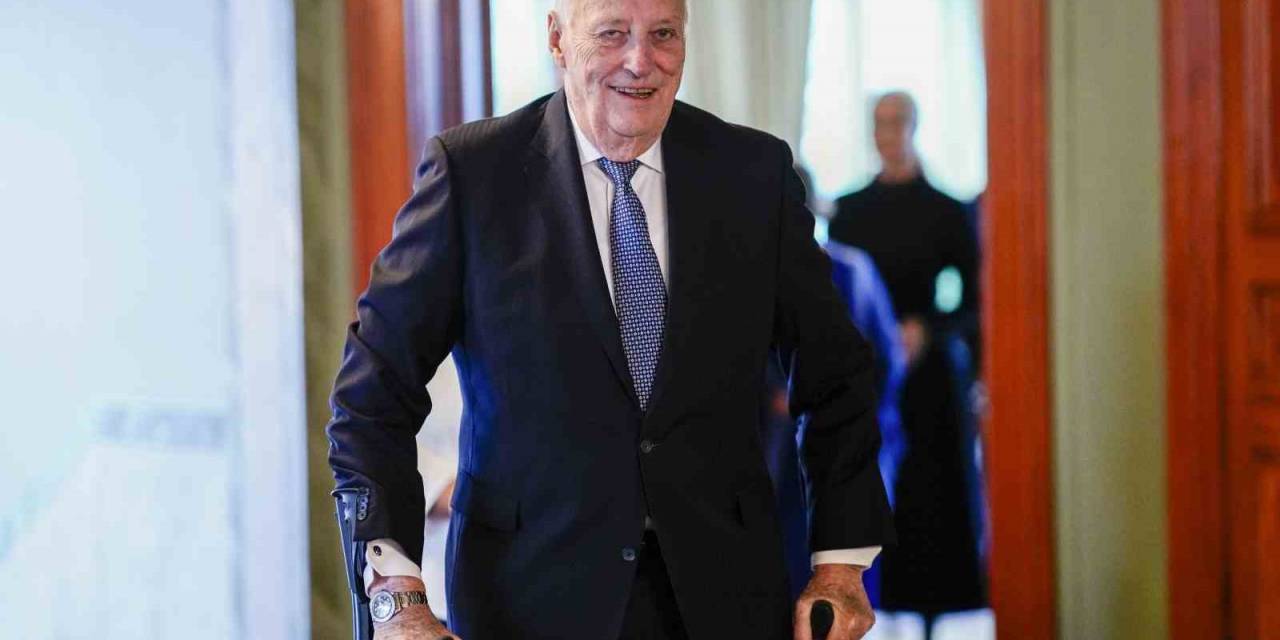 Norveç Kralı Harald, Malezya’da Hastaneye Kaldırıldı