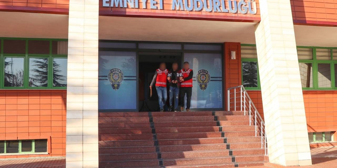 Kuyumcudan Altın Yüzük Çalan Şahıs Yakalandı