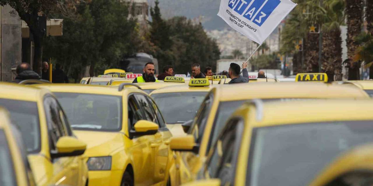 Yunanistan’da Taksiciler 48 Saatlik Greve Gitti