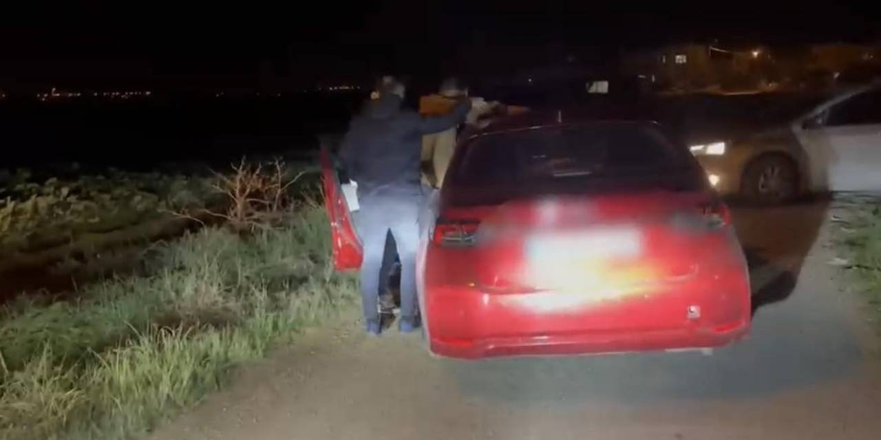 Osmaniye’de Kovalama Sonucu Durdurulan 2 Otomobilden Uyuşturucu Çıktı