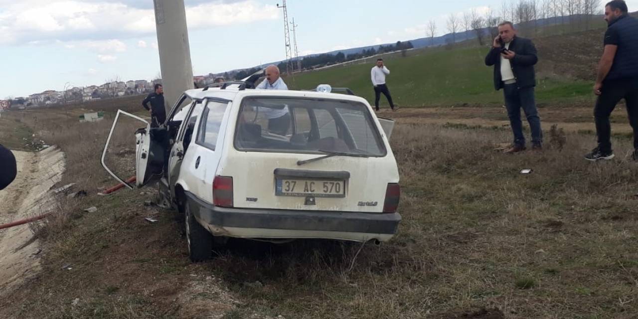 Elektrik Direğine Çarpan Tofaş’taki 4 Günlük Bebek Yaşam Mücadelesini Kaybetti