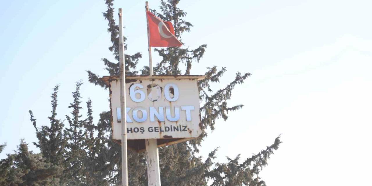 Asrın Felaketinde Bin 200 Kişiye Mezar Olan 600 Evler Sitesinden Geriye Tabela Ve Boş Arazi Kaldı