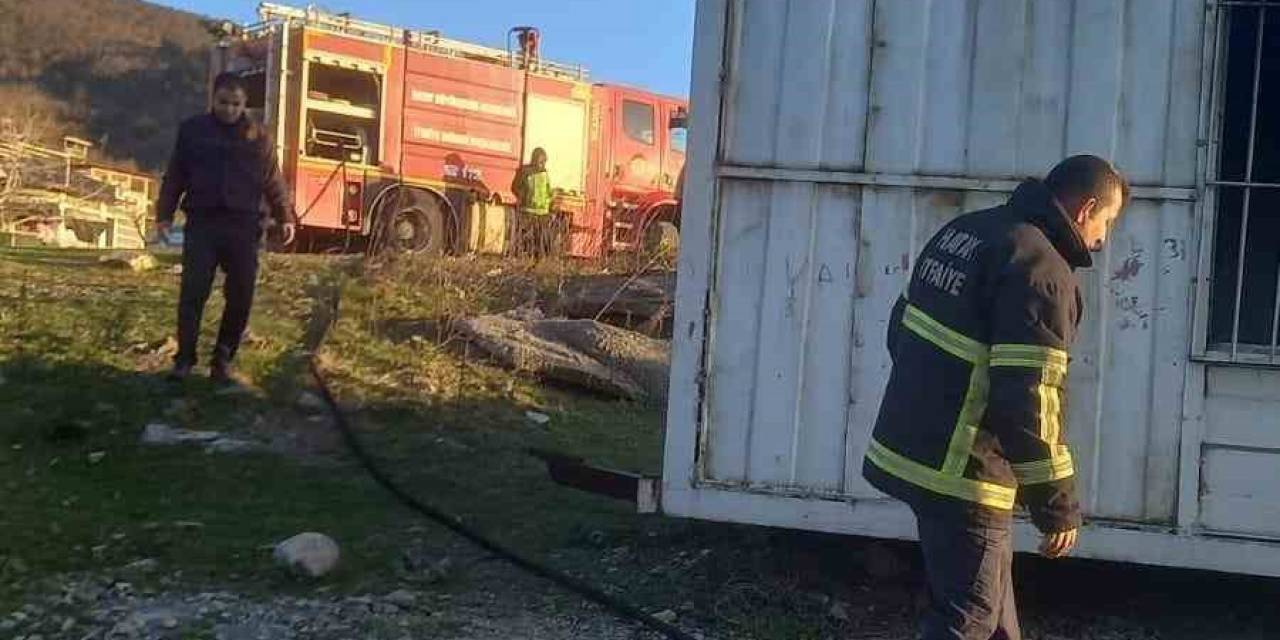Payas’ta Bireysel Konteynerde Korkutan Yangın