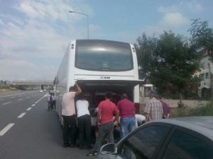 Otobüsü Bozulan Yolcular 4 Saatlik Yolu 12 Saatte Bitiremediler