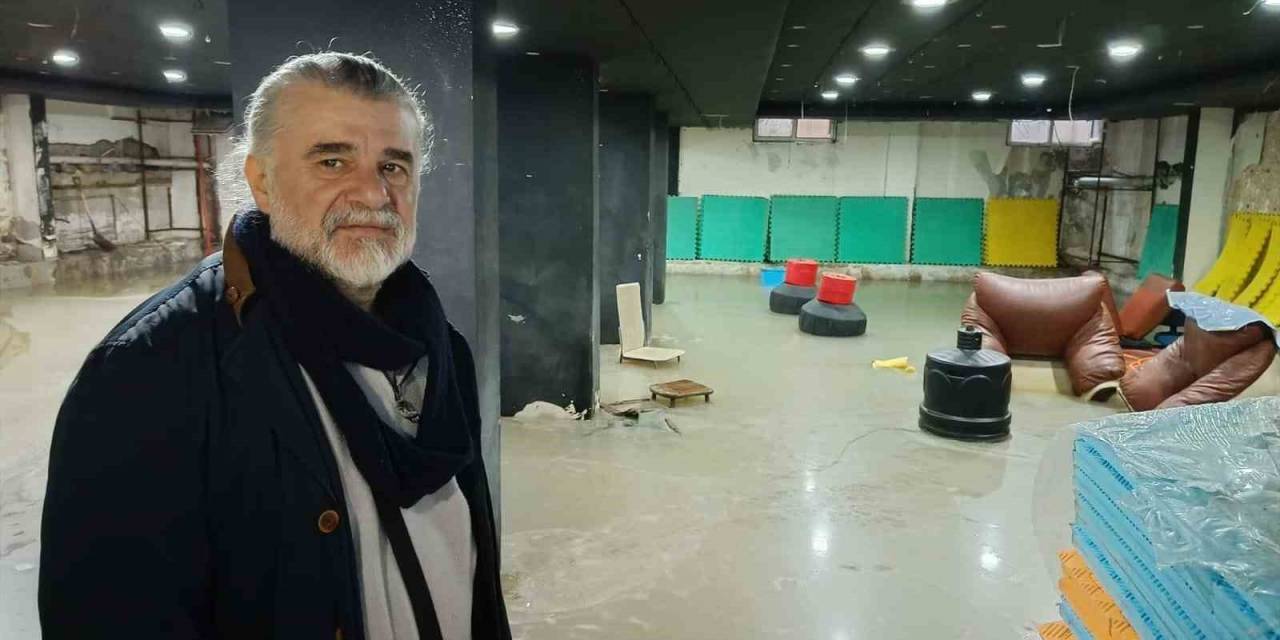 Kanalizasyon Temizlenmedi, Spor Salonu Lağımla Doldu