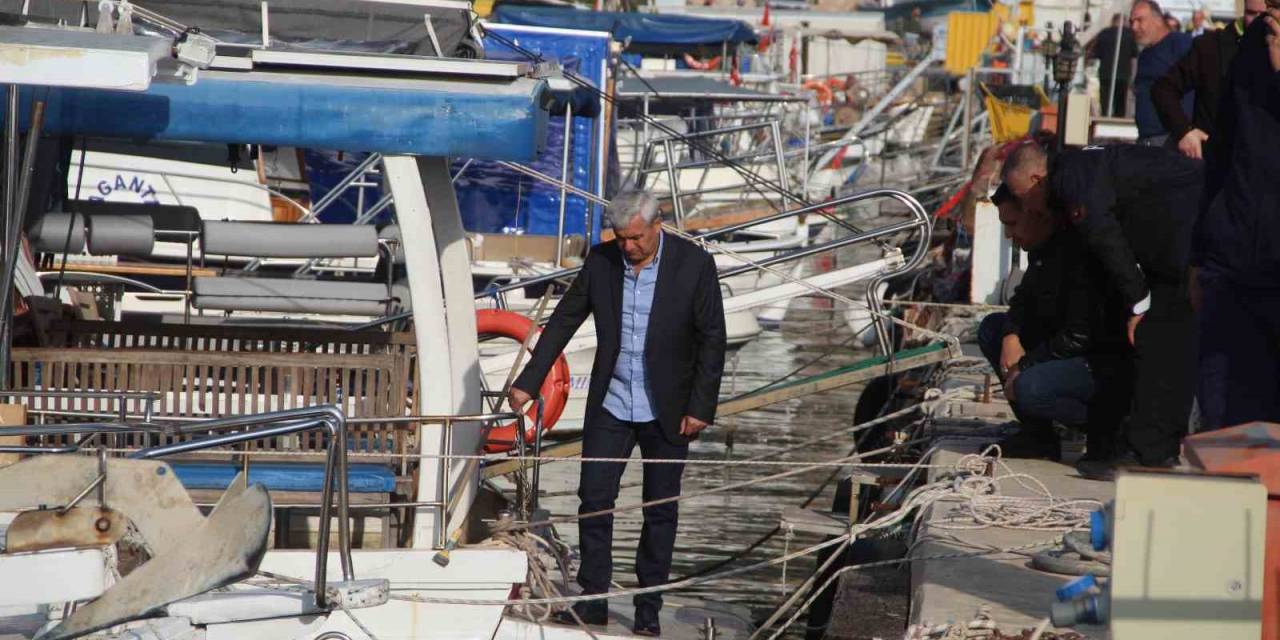 Emekli Edebiyat Öğretmeni Teknesinin Altında Ölü Bulundu