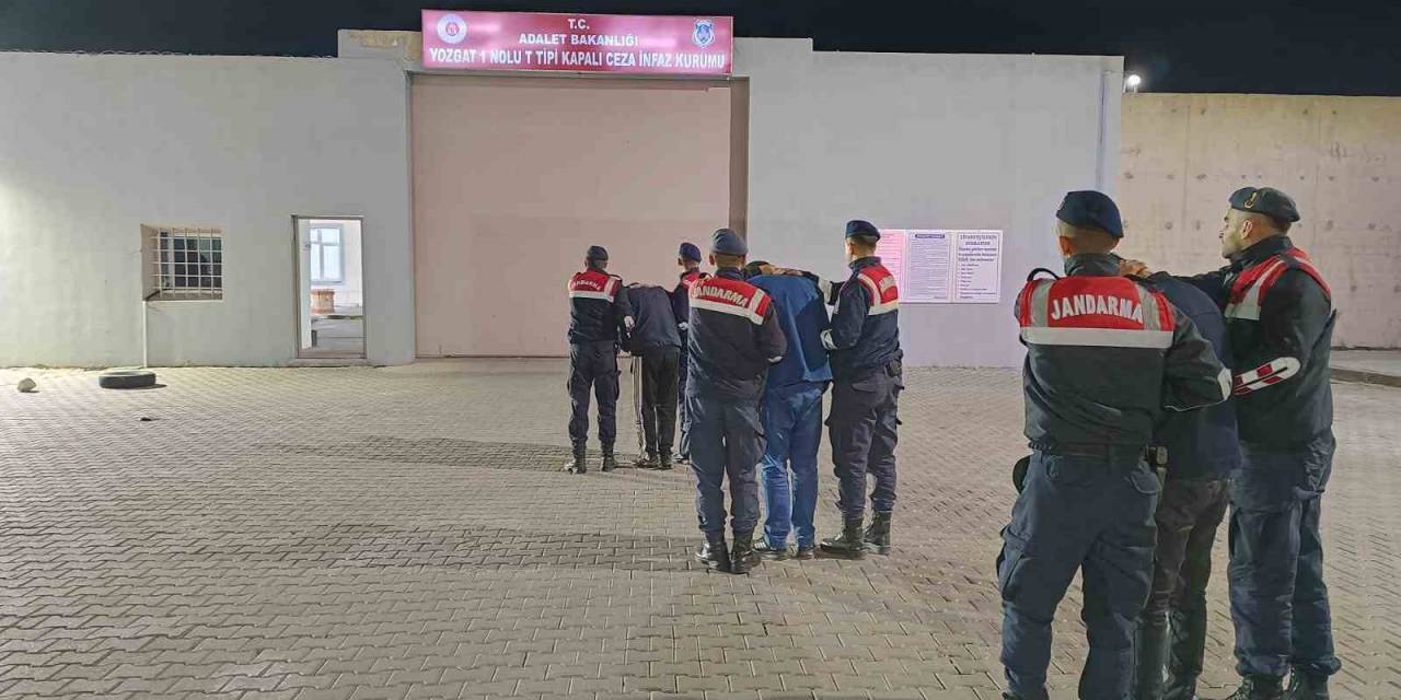 Darp Ettikleri Kişiye Zorla 1 Milyon Liralık Senet İmzalatan 3 Zanlı Tutuklandı