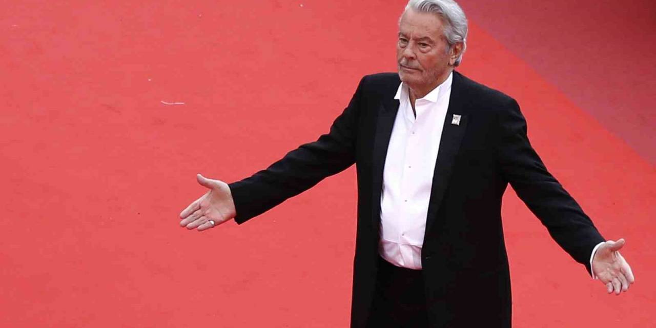 Fransız Yıldız Alain Delon’un Evinden 72 Silah Ve 3 Bin Mermi Çıktı