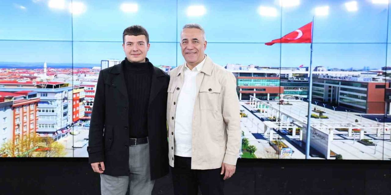 Sultangazi Belediye Başkanı Abdurrahman Dursun: “Gençlerimize Yatırım, Geleceğimize Yatırımdır”