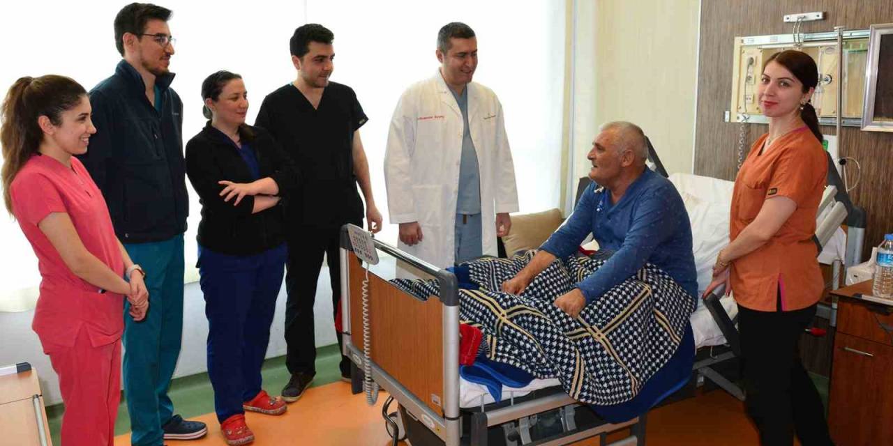 Balıkesir’de 3 Santimlik Kesi İle Baypas Ameliyatı Yapıldı