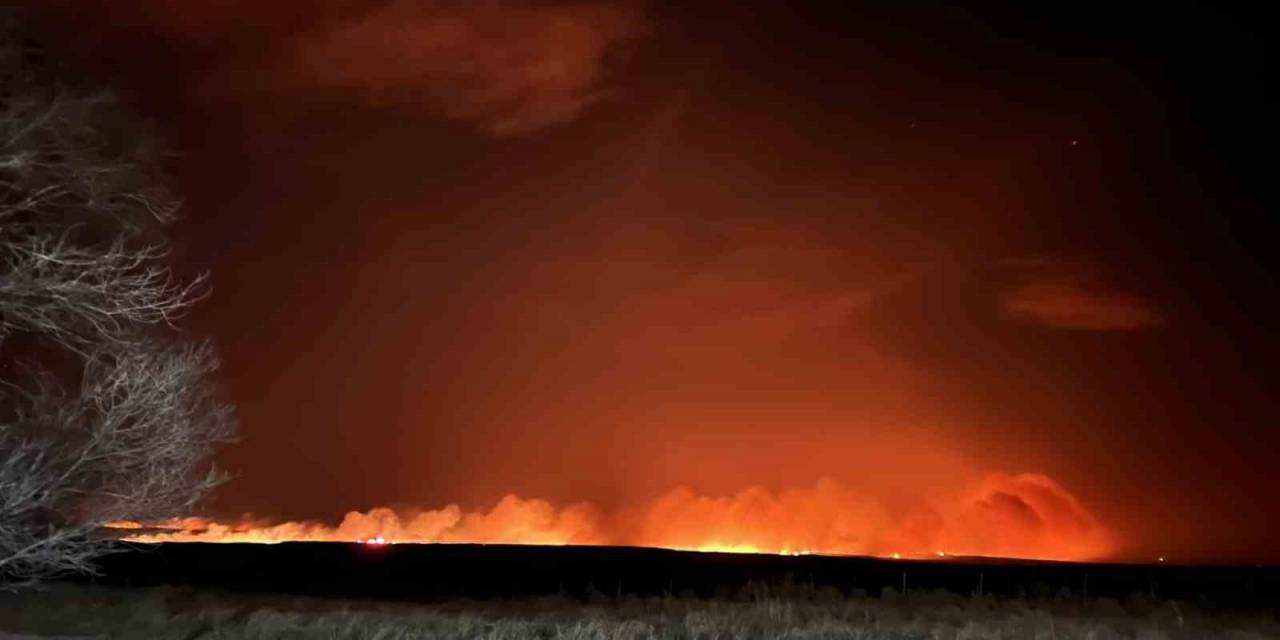 Texas’ta Orman Yangınları: İtfaiyeciler Alevlerin Arasında Kaldı