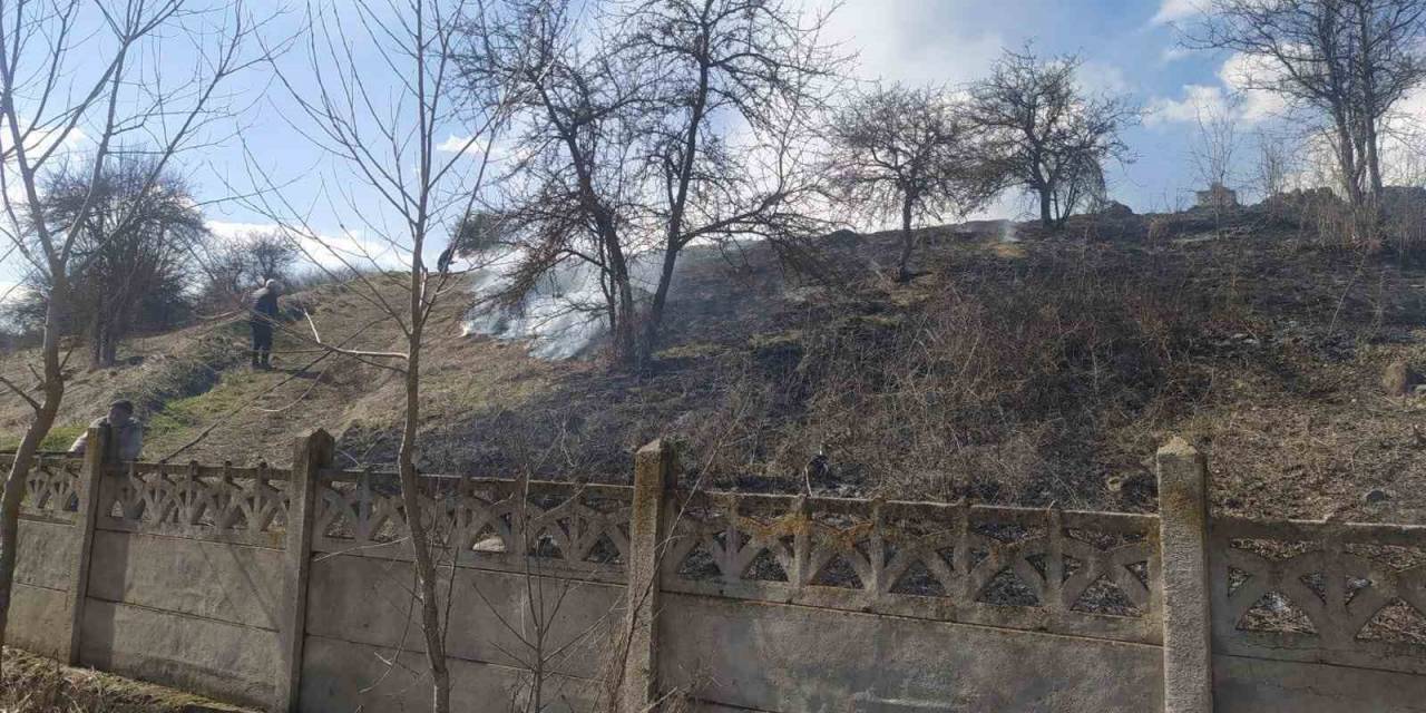 Mezarlıkta Otlar Alev Alev Yandı