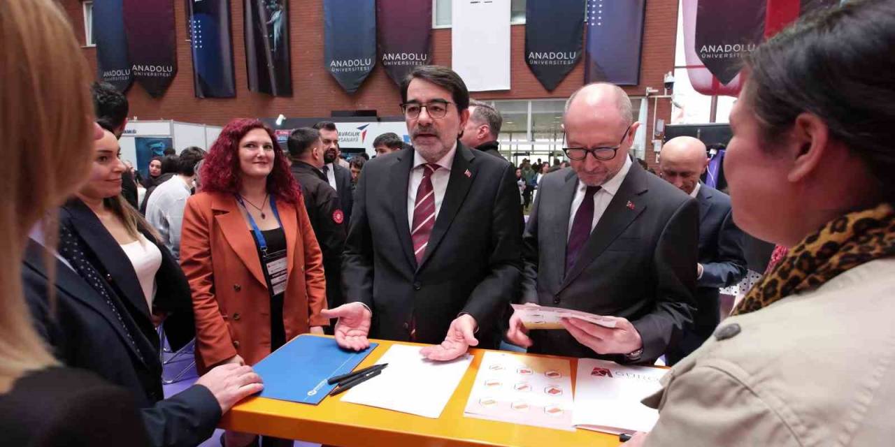 Cumhurbaşkanlığı İnsan Kaynakları Ofisi Daire Başkanı Doç. Dr. Salim Atay Öğrencilerle Buluştu