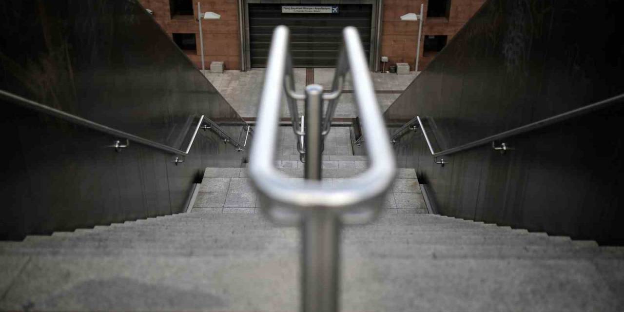 Yunanistan’da Tren Kazasının Yıl Dönümünde 24 Saatlik Grev