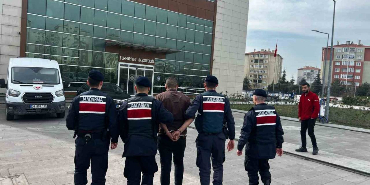 Şüpheli Araçta 8 Kaçak Yakalandı, Organizatör Gözaltında