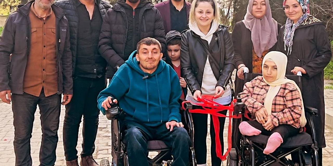 Engelli Çift Aşklarının Önündeki Son Engeli De Aştı