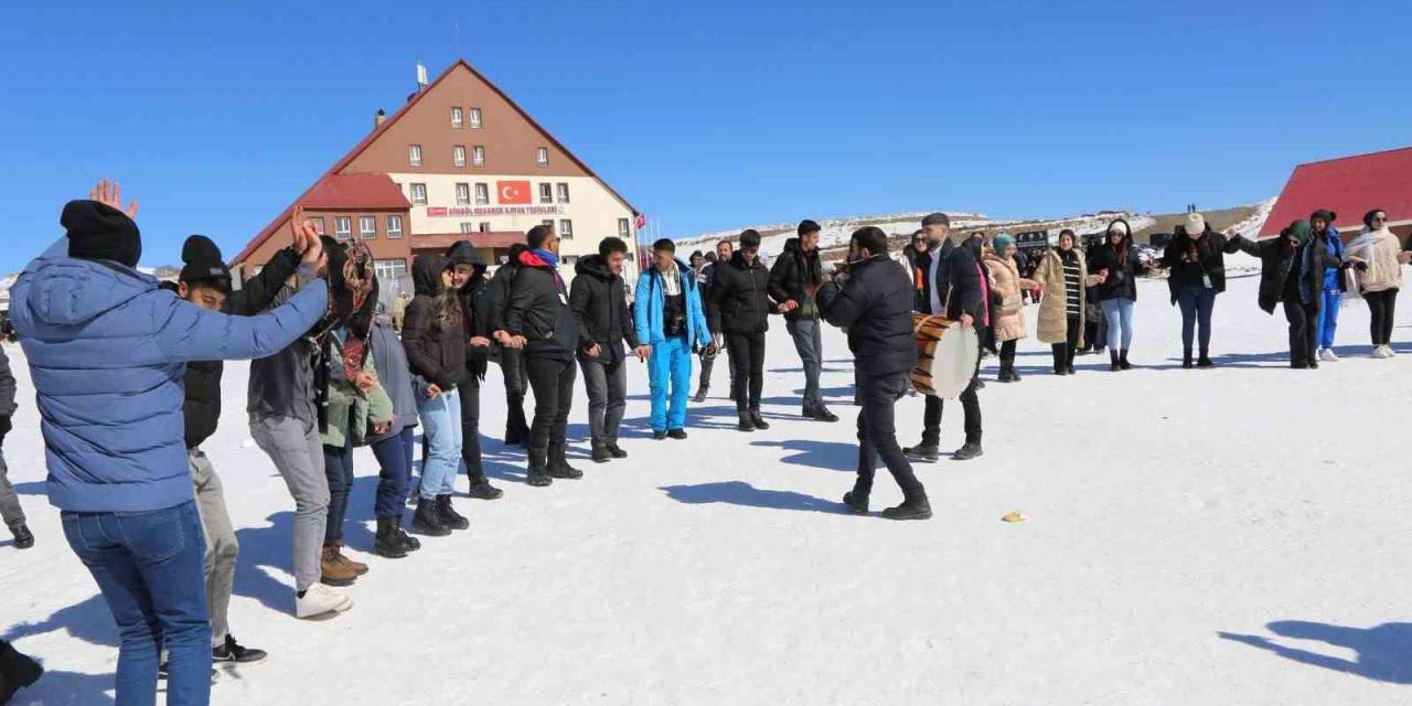 Bingöl Üniversitesi’nden 2’inci Hesarek Kar Festivali Etkinliği