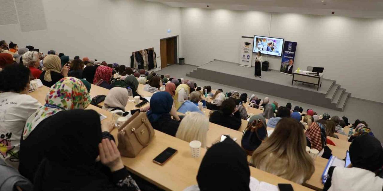 Eyüpsultanlı Anneler Üniversiteli Oldu: “Yarım Kalmış Hikayemi Tamamlıyorum”