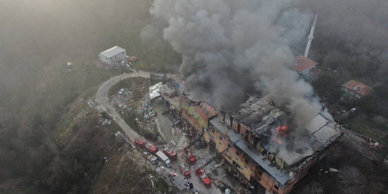 Beykoz’da Fabrika Yangını: Ekiplerin Yangına Müdahalesi Sürüyor