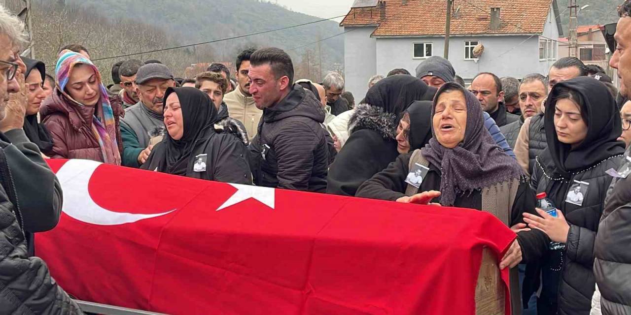 İş Kazasında Hayatını Kaybeden Maden İşçisi Toprağa Verildi