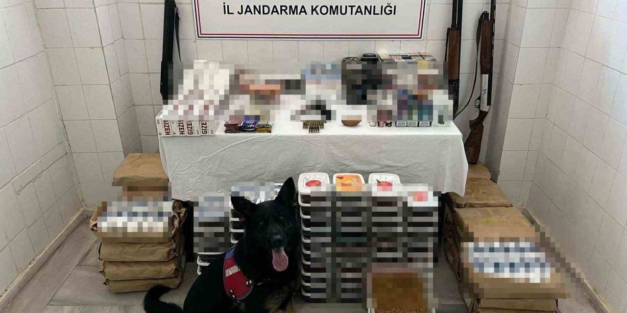 Kırklareli’nde Kaçakçılık Operasyonu: Tarihi Obje Ve Ruhsatsız Silahlar Ele Geçirildi